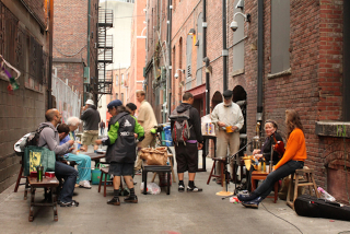 Illustration for article titled How Alleys Are Becoming Pathways to Urban Revitalization